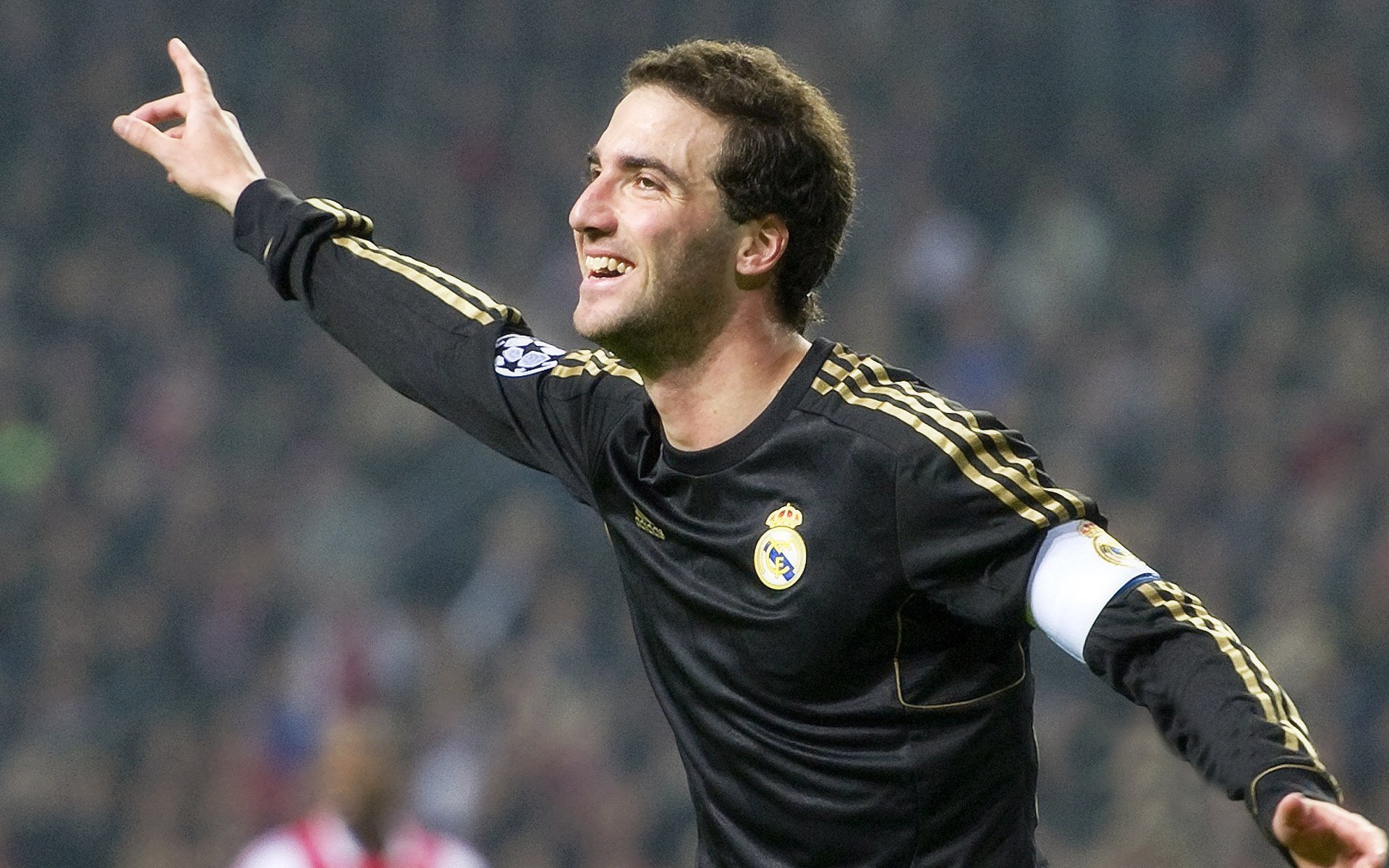 德甲节奏不断：攻守精彩瞬间轮番上演！，德甲收官战